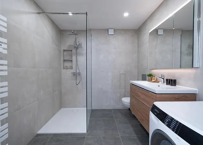 Neues 2 Schlafzimmer Mit Rooftopterrace Apartment *